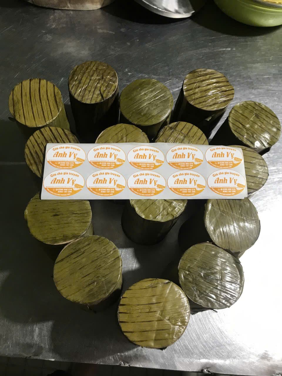 Các loại giò chả Anh Vỵ