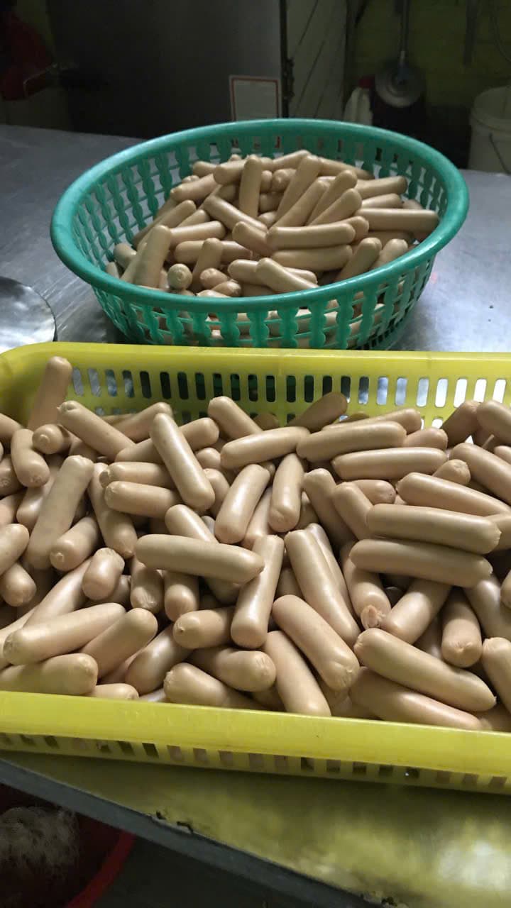 Xúc xích tươi