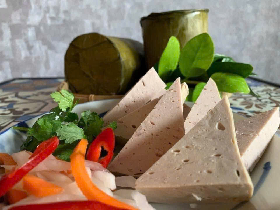 Giò chả dùng trong bữa cơm gia đình